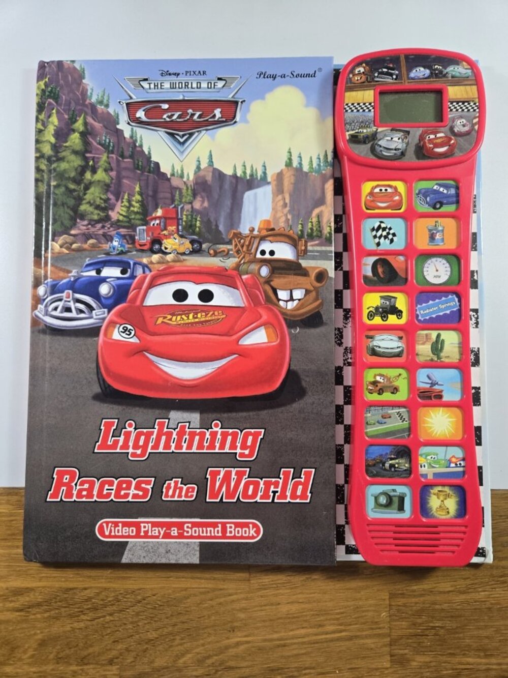 Disney Pixar Cars Lightning McQueen Races the World Video Play-a-Sound Book